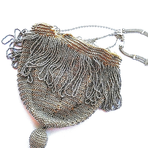 Vintage 30's beaded crochet chain drawstring wristlet bag with tassel - Picture 2 of 8